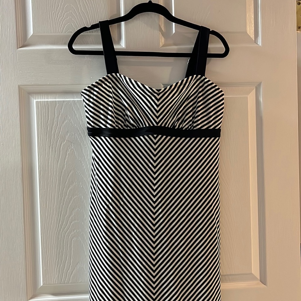 Athleta
Sz
Med
Material:Spandex
Category Dresses